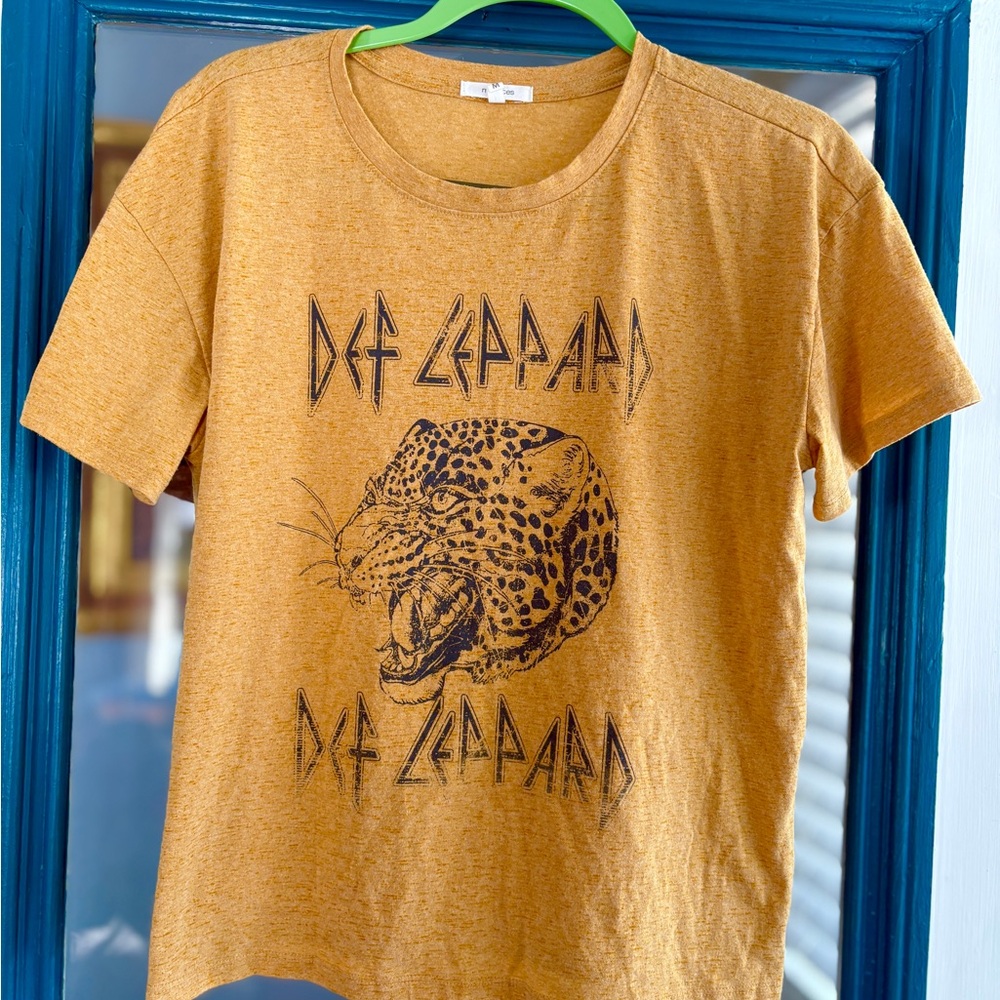 Def Leppard Graphic Tee in Mustard